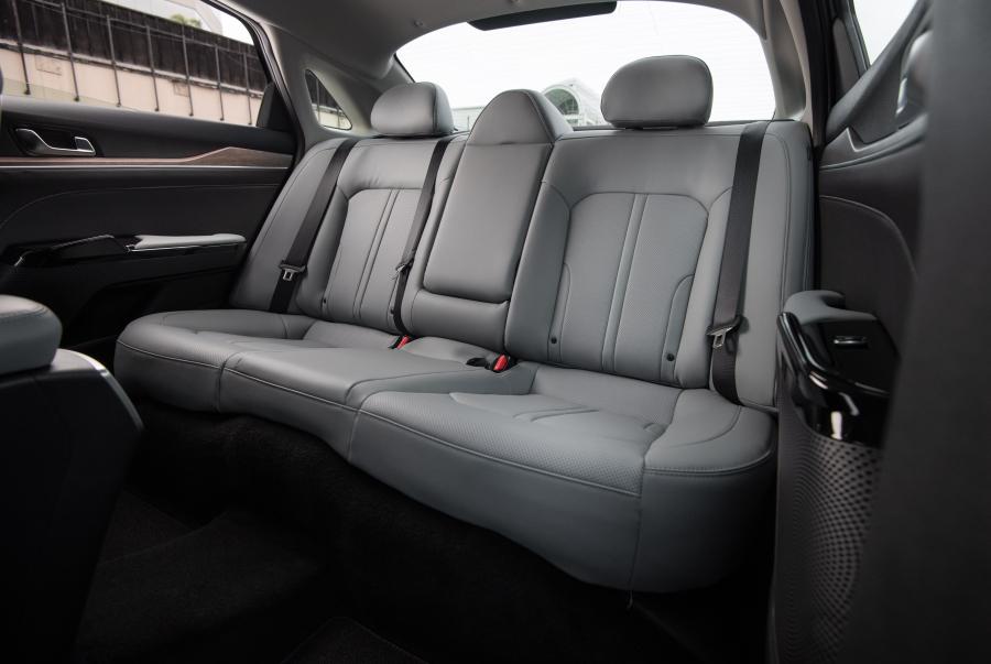 Интерьер Kia K5 EX 2020 года  (NA) (фото 21 из 41)